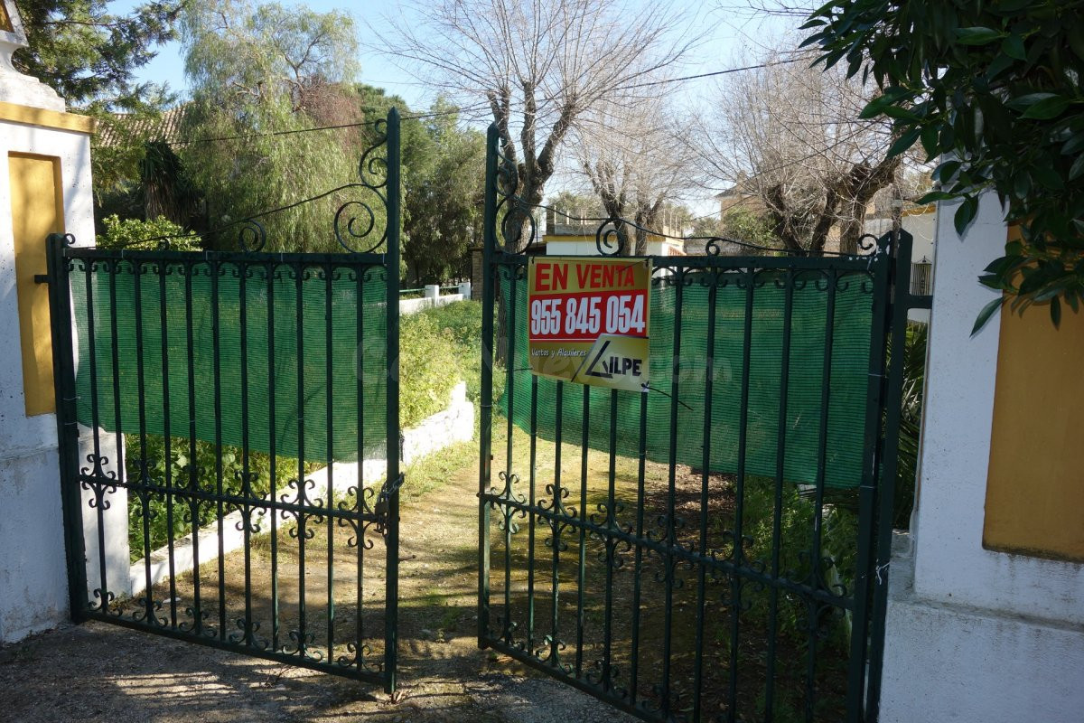 CHALET "CTRA. LA PUEBLA", 1.918 M2. PARCELA, VIVIENDA DE 91 M2. CONSTRUIDOS, PISCINA