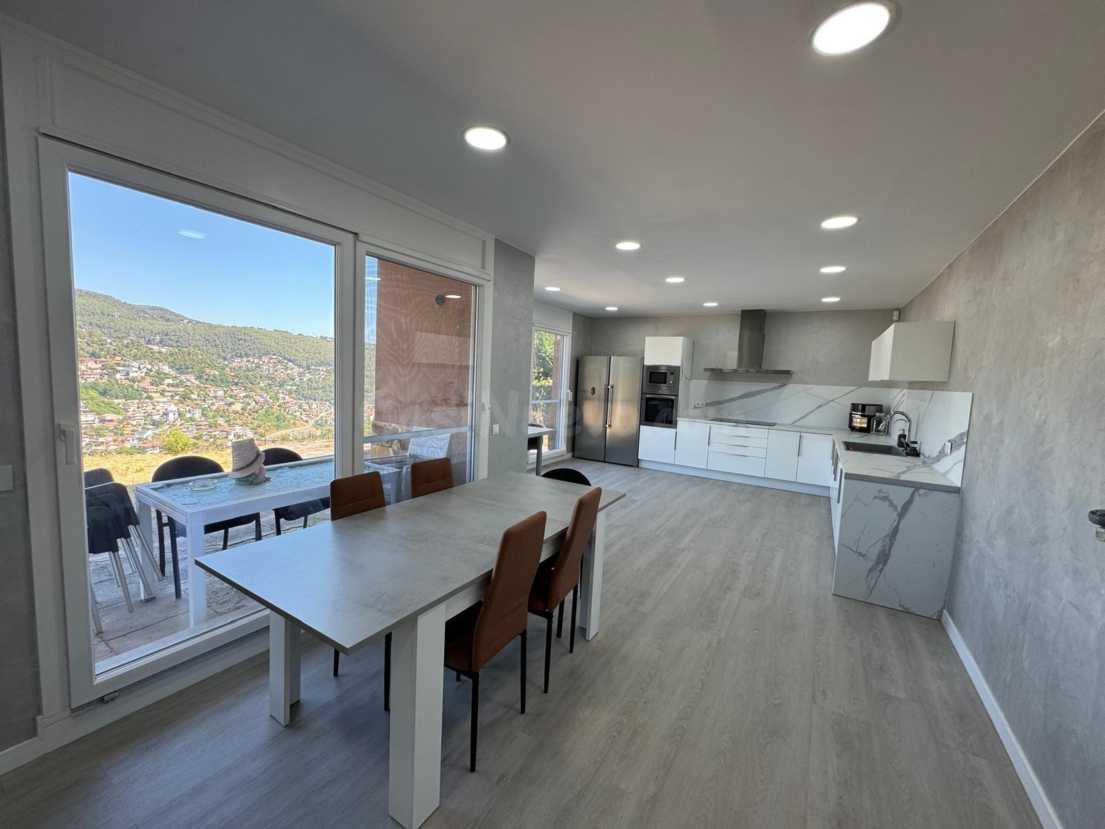 ESPECTACULAR CASA TOTALMENTE REFORMADA A LA VENTA EN VALLIRANA