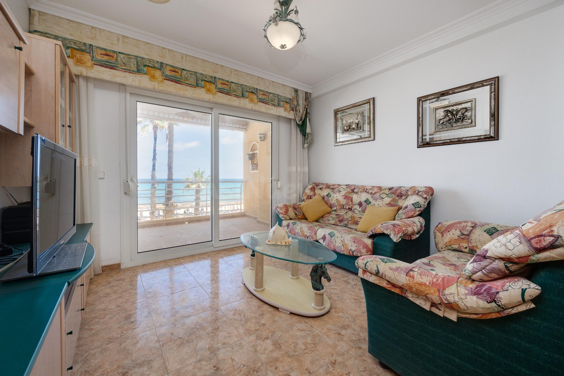 Apartamento de 3 Dormitorios en Primera Línea Real de Mar – Calle Mayor, La Mata