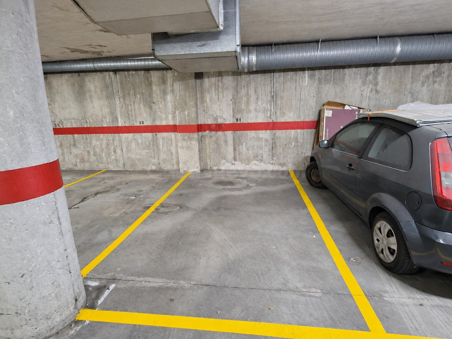 Plaza de garaje en venta/alquiler en Cortijo Grande, frente a Seguridad Social