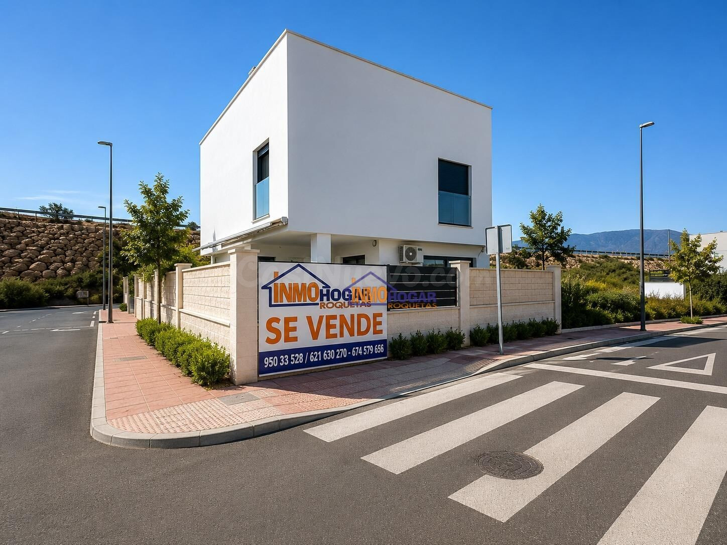 Chalet independiente de diseño en Huércal de Almeria | Piscina privada | Solárium 60 m2 | Sótano | Construcción 2024