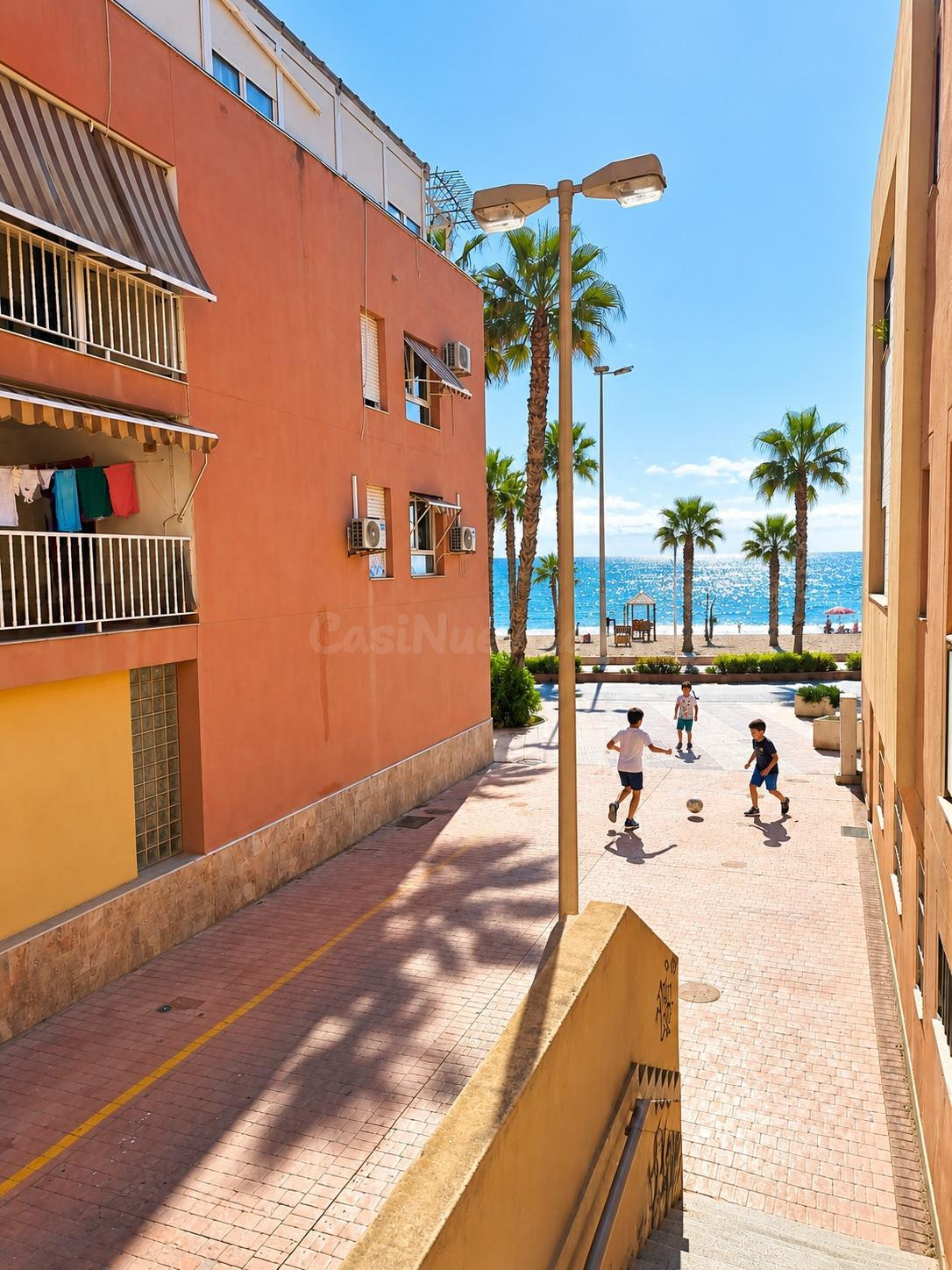 Amplio piso en segunda línea de playa con acceso fácil para personas con movilidad reducida