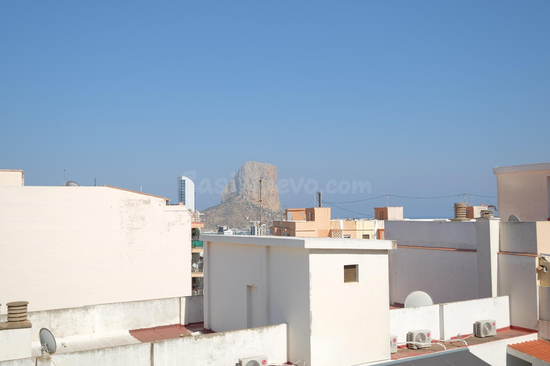 Ático en el Corazón de Calpe con Vistas al Mar y Peñón de Ifach