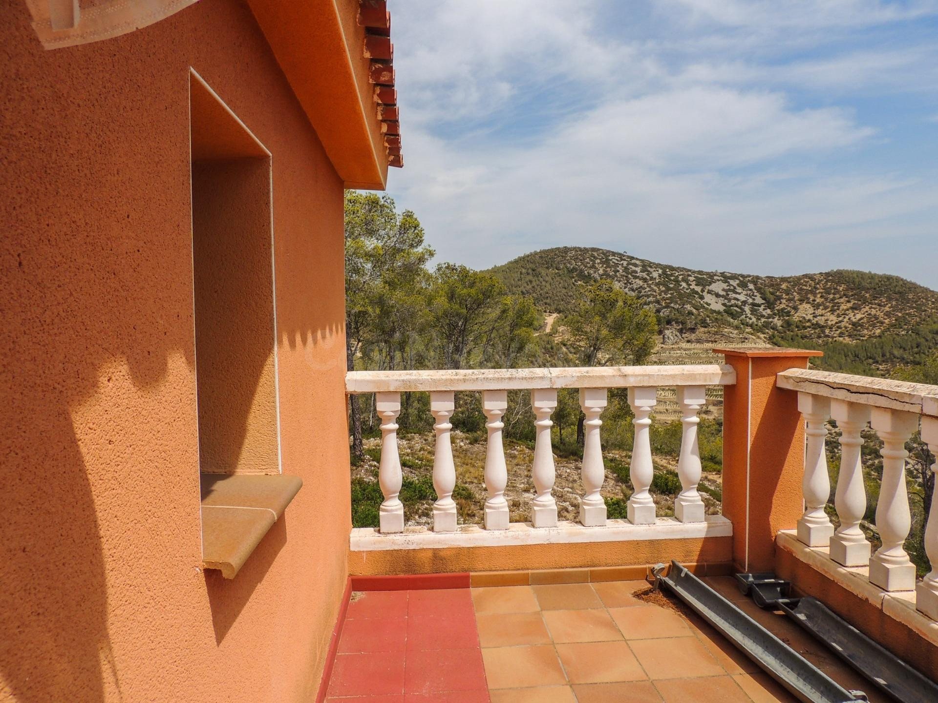 Gran Casa con magníficas vistas al Parque del Garraf ideal para dos familias.