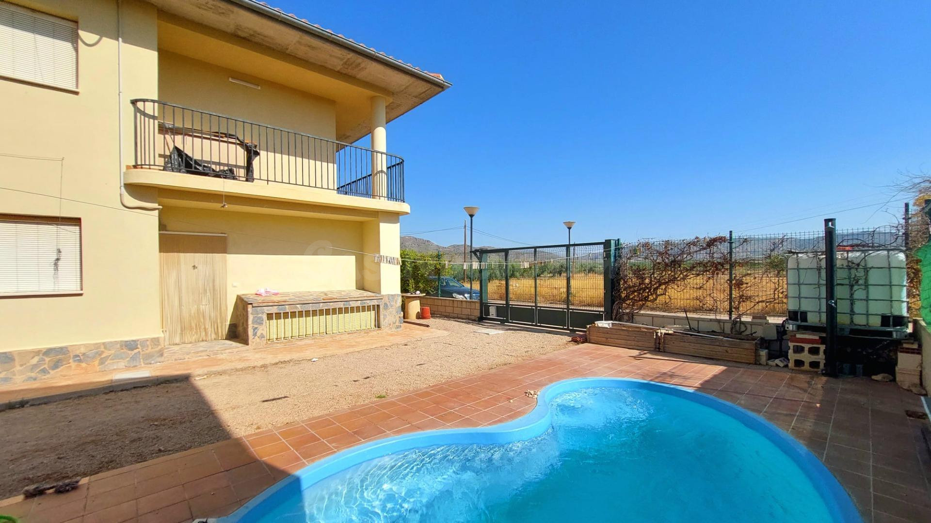 Vivienda tipo duplex pareado con parcela en Las Encebras - Jumilla