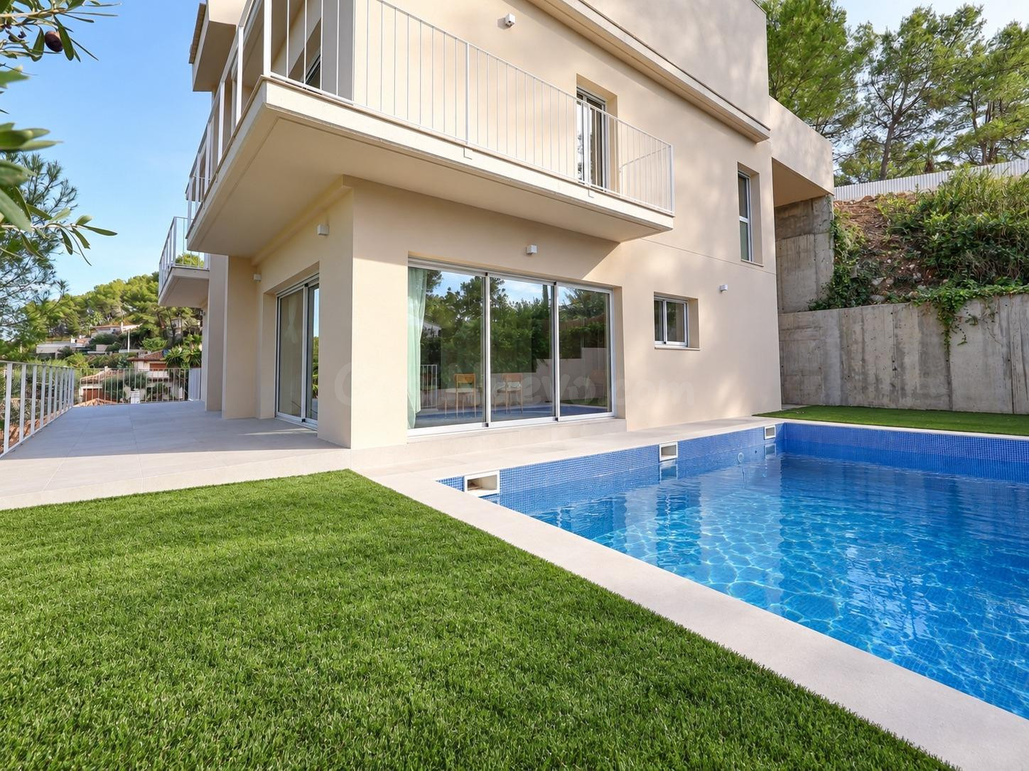 EXCLUSIVA CASA DE 443 m2 EN OLIVELLA, CON PISCINA, ASCENSOR Y MÁXIMA EFICIENCIA ENERGÉTICA