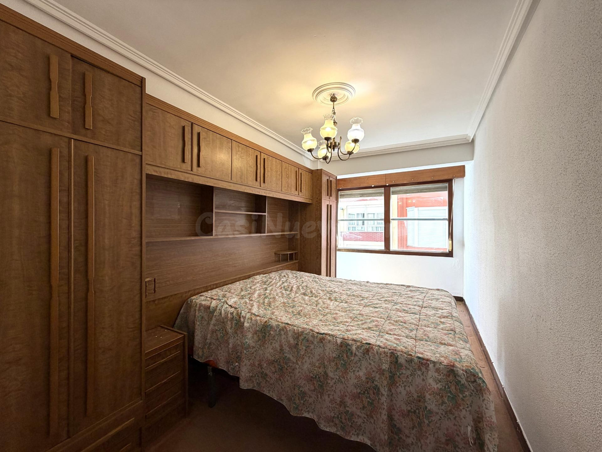 ¡Piso con Ascensor Junto a las estaciones y Biblioteca Central!