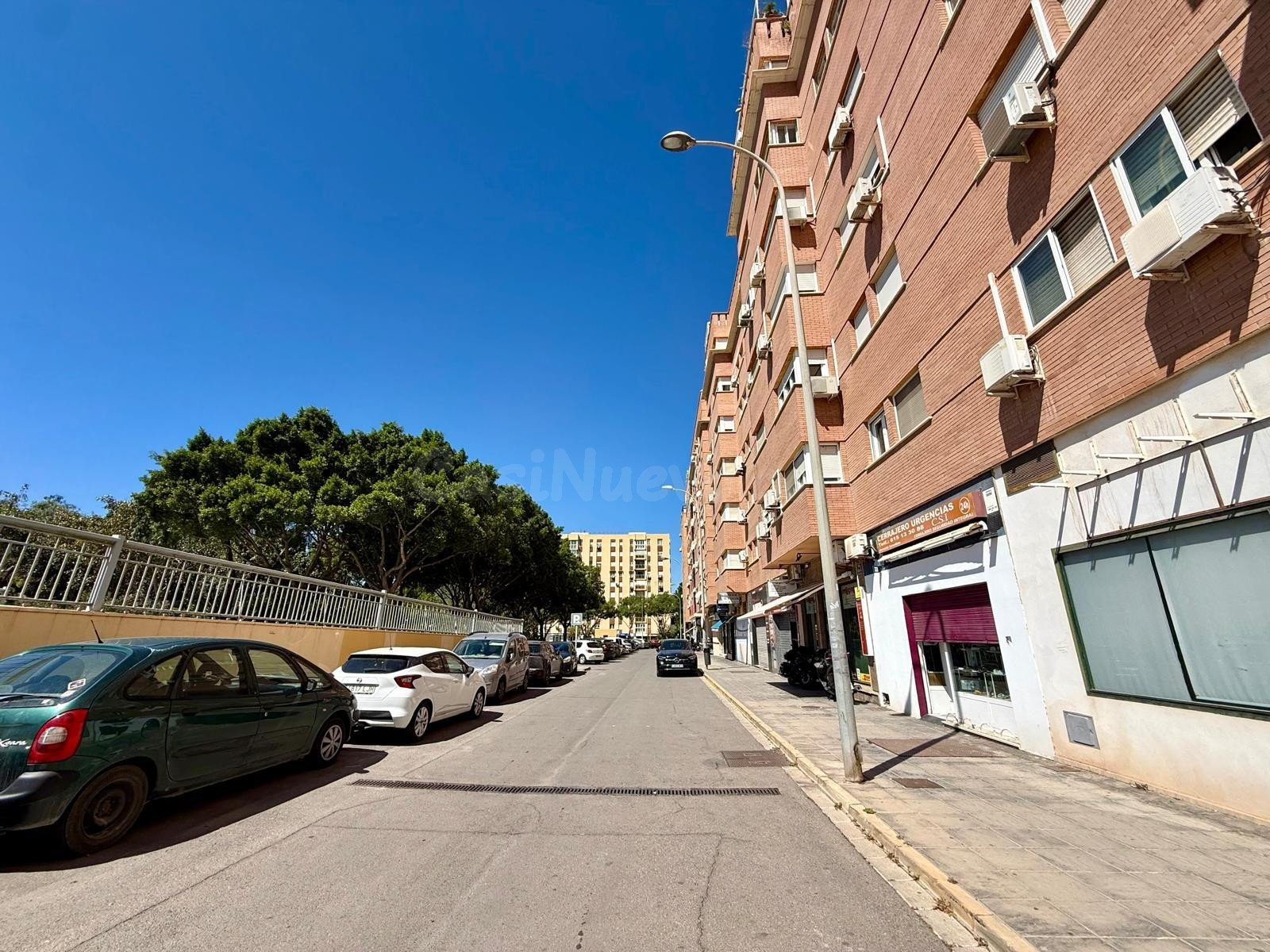 Local comercial alquiler Almería centro con 188 m²
