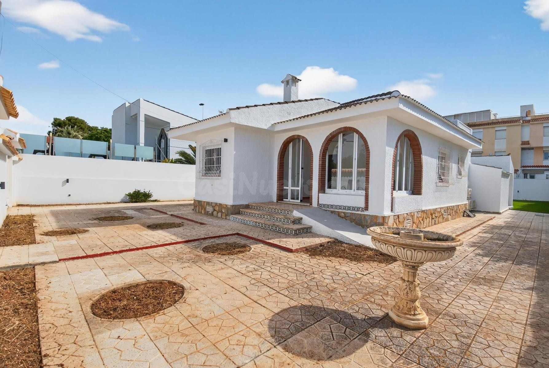 Los frutales -  Exclusivo Chalet Independiente, completamente reformado, con piscina cubierta, garaje.
