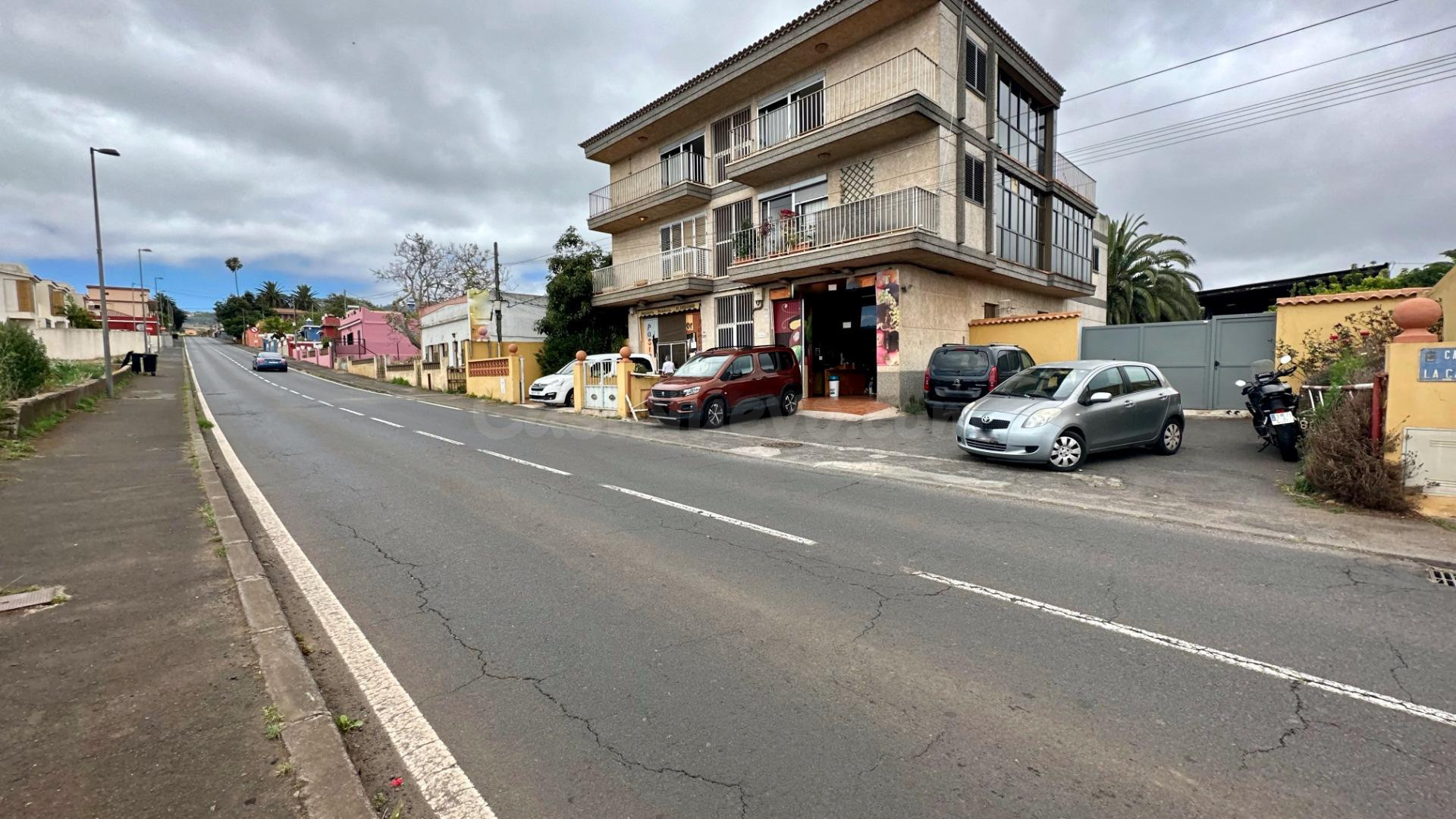 EDIFICIO DE TRES PLANTAS EN EL ORTIGAL. SAN CRITOBAL DE LA LAGUNA