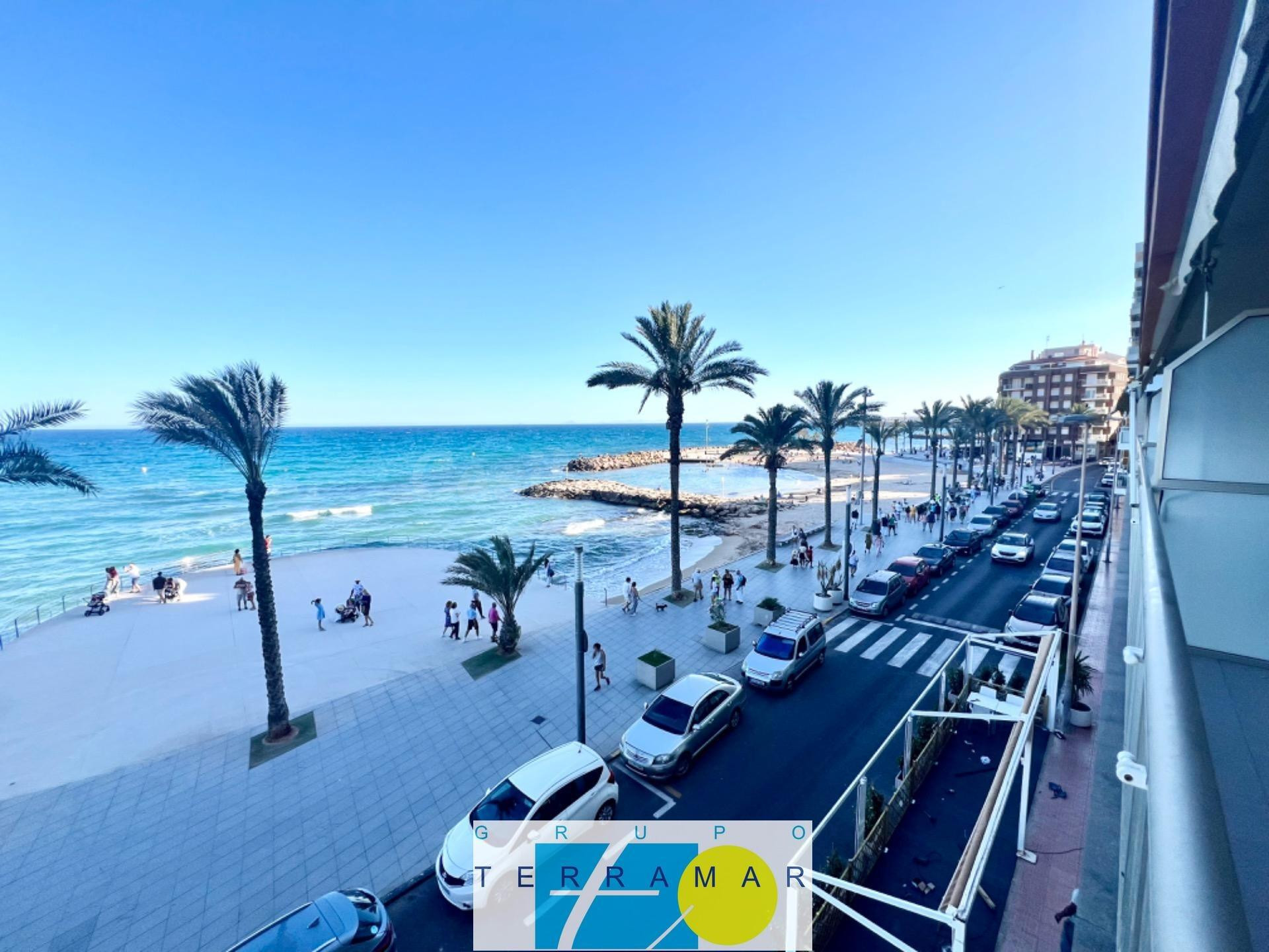 FANTASTICO APARTAMENTO CON VISTAS AL MAR, TOTALMENTE REFORMADO
