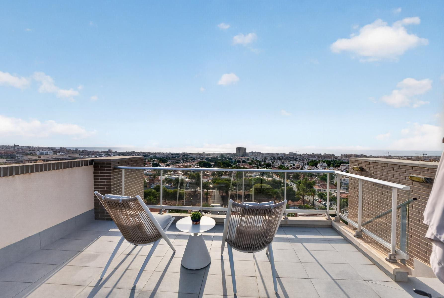 El Mirador – Nueva Torrevieja | Ático de Lujo con Solárium Privado y Vistas que Impresionan