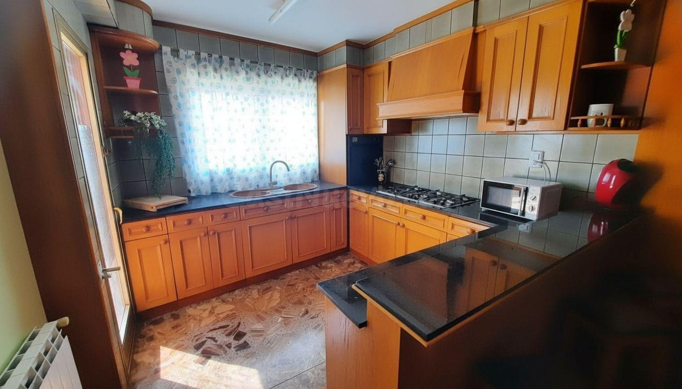 ¡Gran oportunidad! Amplia casa de 400 m2 con dos viviendas independientes y múltiples posibilidades.