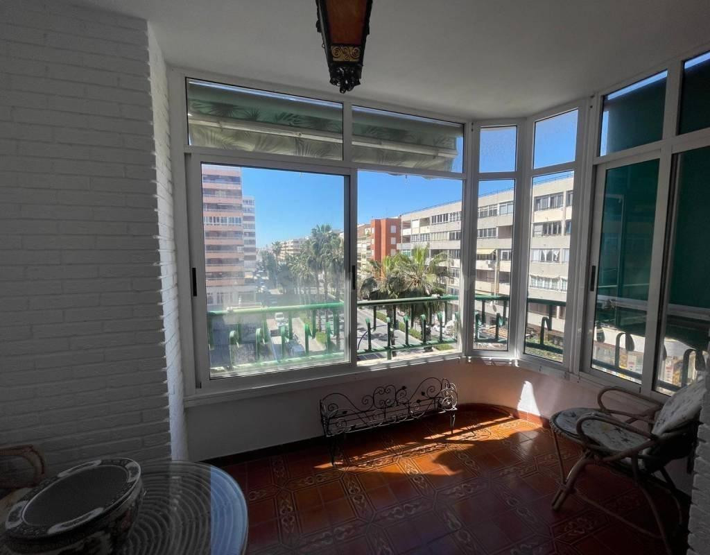 MAGNIFICO APARTAMENTO A UNOS PASOS DE LA PLAYA, VISTA LATERAL A LA PLAYA