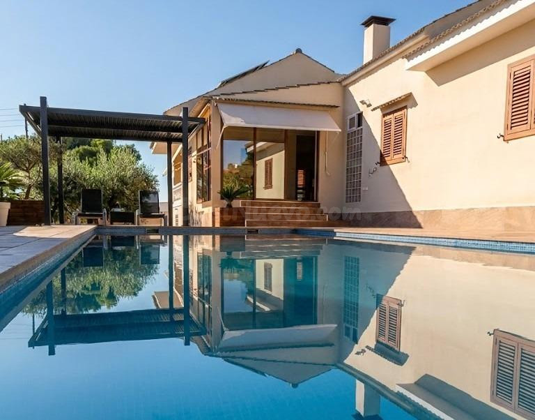 VIVIENDA DE LUJO EXCLUSIVA EN URBANIZACIÓN SAN BLAS (CARCAIXENT)