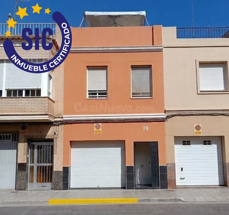 Casa Reformada en Alzira: Garaje + Terraza Cubierta de Ensueño en Pere Esplugues