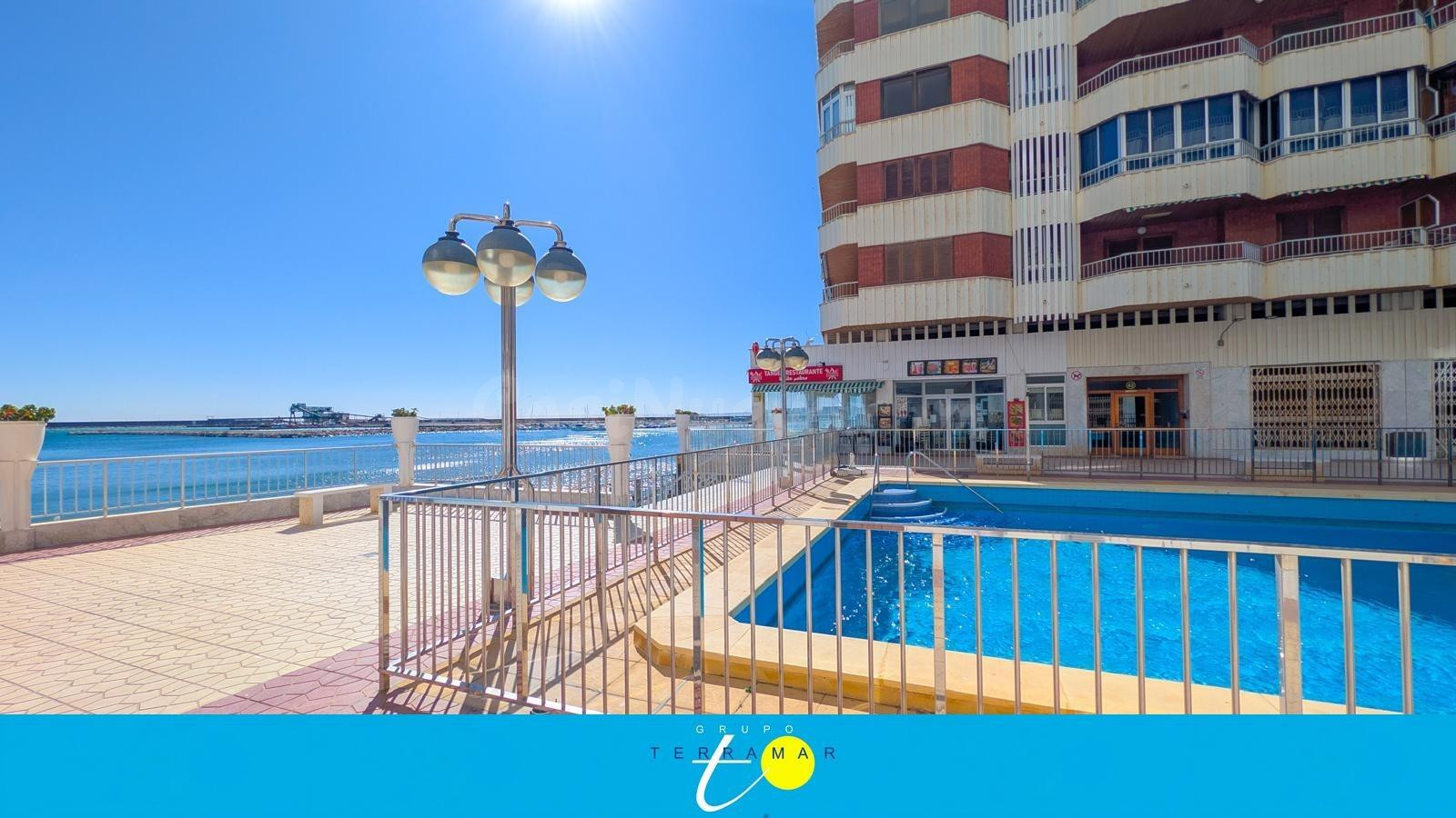 FANTASTICO APARTAMENTO EN PRIMERA LINEA DE PLAYA, TOTALMENTE REFORMADO