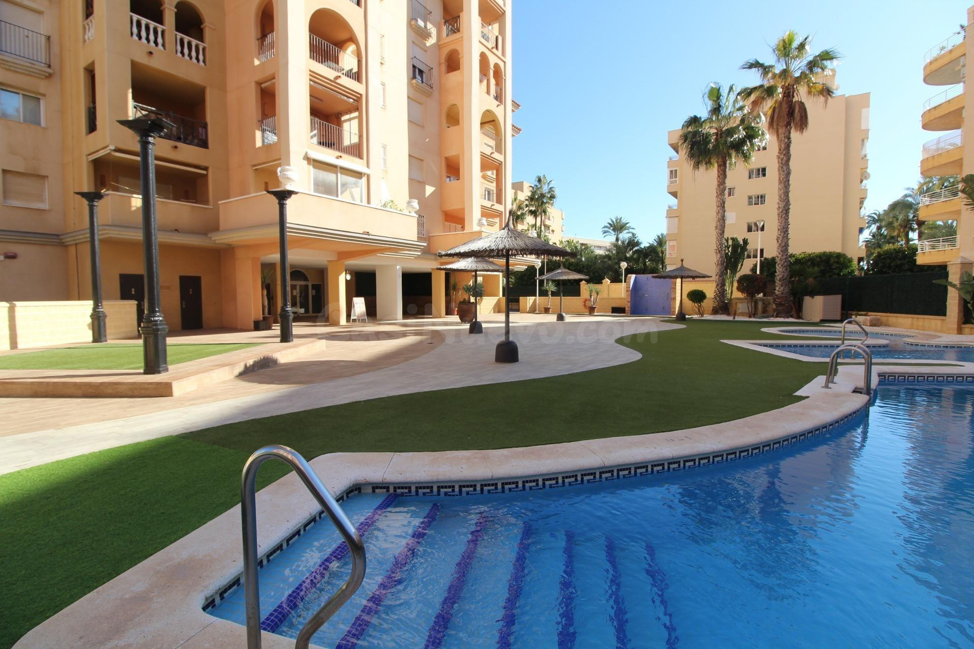 INCRE APARTAMENTO CON VISTAS ESPECTACULARES Y PISCINA COMUNITARIA