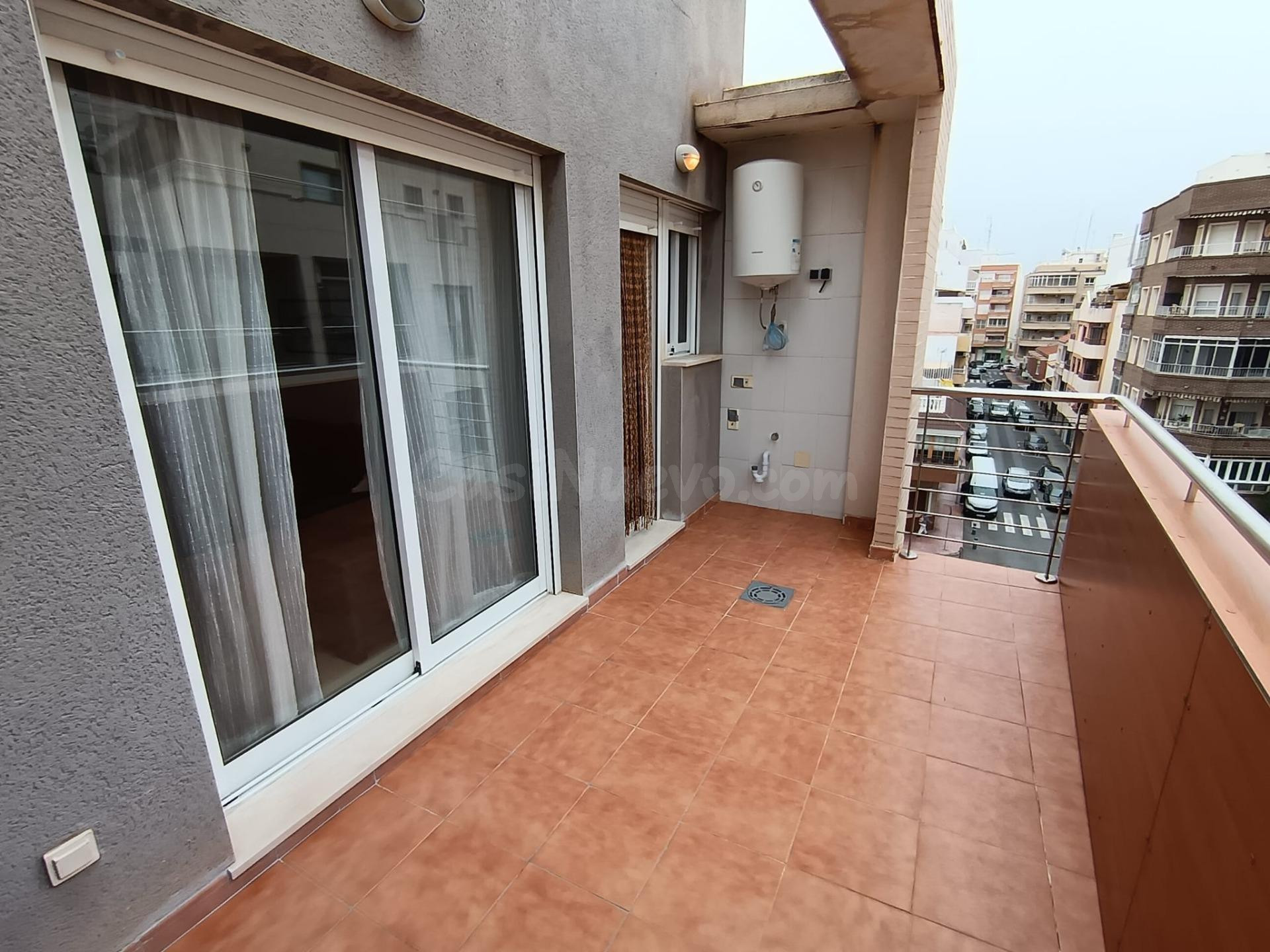 ESTUPENDO Y EXCLUSIVO ÁTICO EN EL CENTRO DE TORREVIEJA, IDEAL PARA FAMILIAS