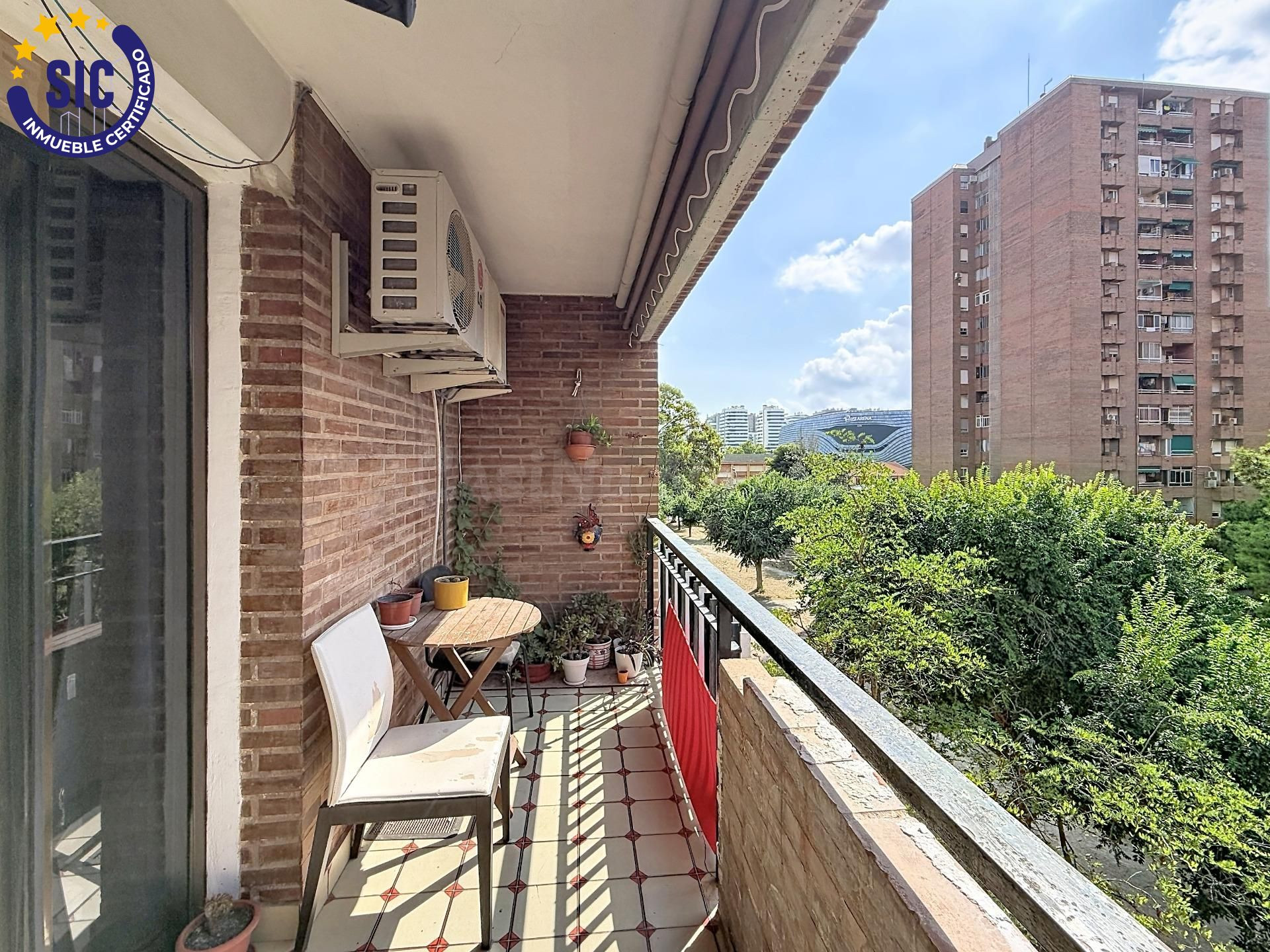 Piso en Calle Paco Piera - Fuente de San Luis — 127 m2 con vistas al Roig Arena. Gran oportunidad de inversión