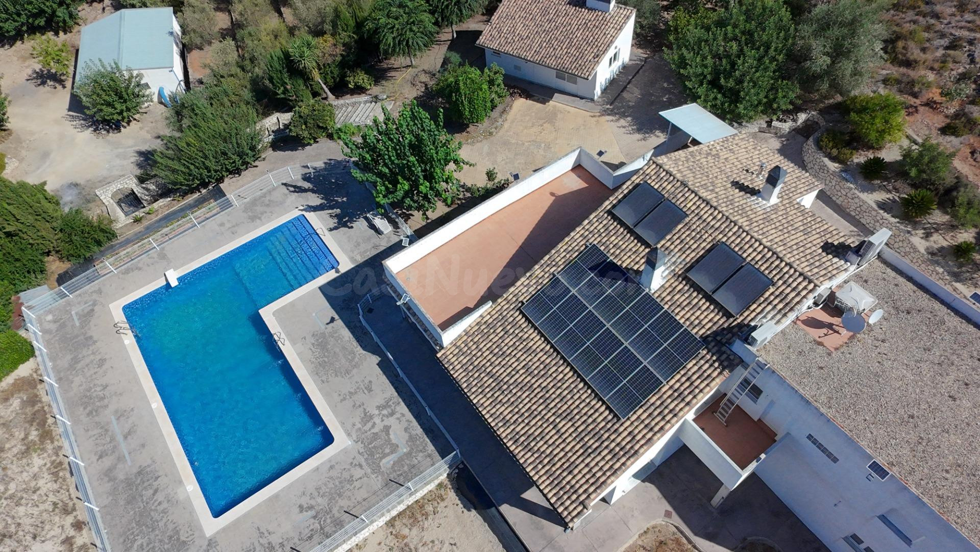 Espectacular chalet independiente con piscina, 6.800 m2 de parcela y vistas a la Sierra de Xàtiva