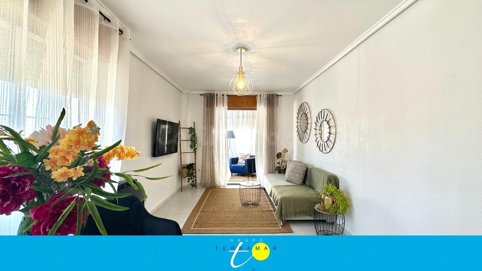 FANTASTICO Y AMPLIA APARTAMENTO, MUY LUMINOSO Y COQUETO, IDEAL PARA PAREJAS