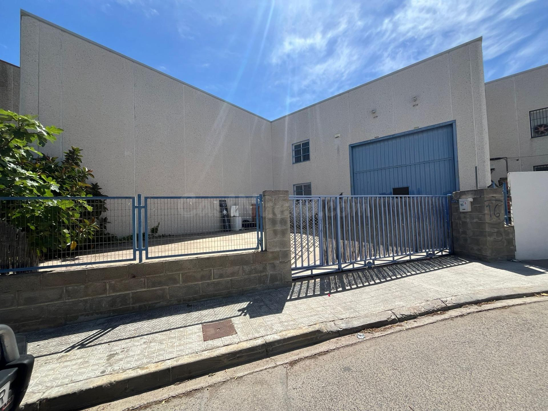 Nave industrial con patio, en alquiler, en Sant Pere de Ribes, Vilanoveta