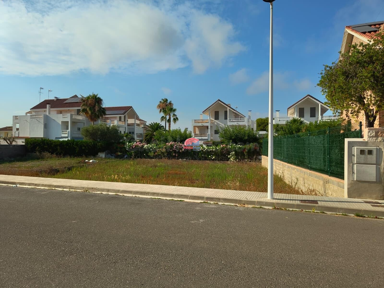 EXCLUSIVA PARCELA URBANA A 250 METROS DEL MAR | 490 m2 | FACHADA DE 20 METROS | ORIENTACIÓN SUR