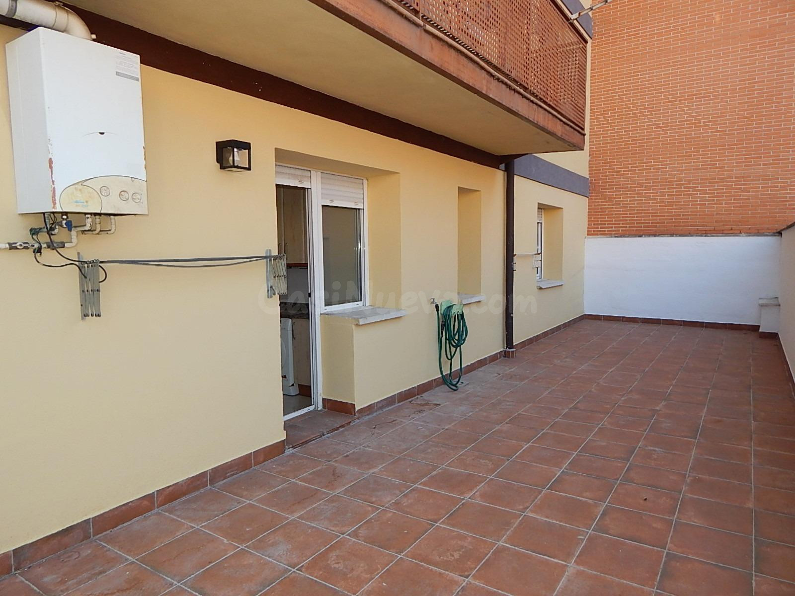 ETXEA, vende piso de tres dormitorios y tres baños en Berriozar