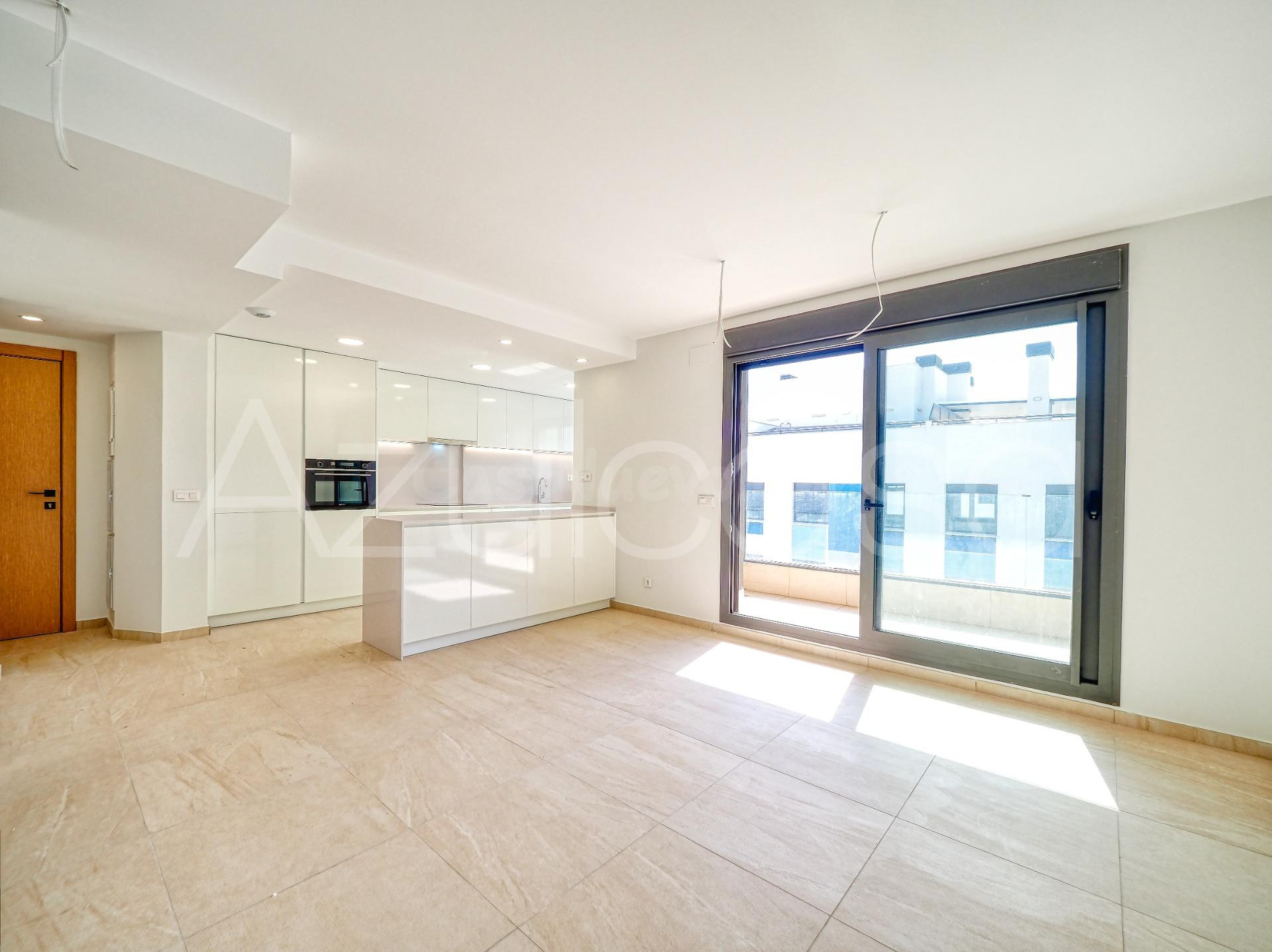 Magnífico ático en venta de 3 dormitorios y 2 baños con 2 plazas de garaje + trastero en Bulevar del Pla