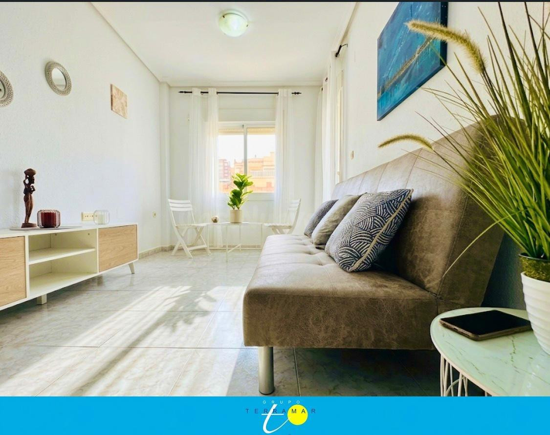 PRECIO Y LUMINOSO APARTAMENTO, MUY COQUETO, A UNOS PASOS DEL CENTRO DE LA CIUDAD
