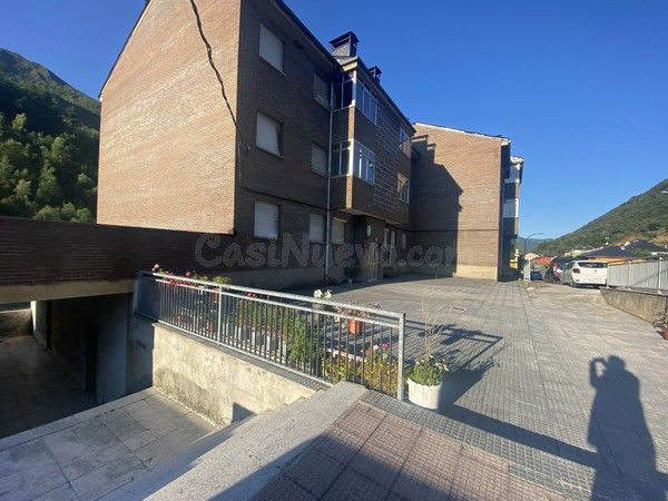 Local comercial 240m² en venta - Cerredo 1