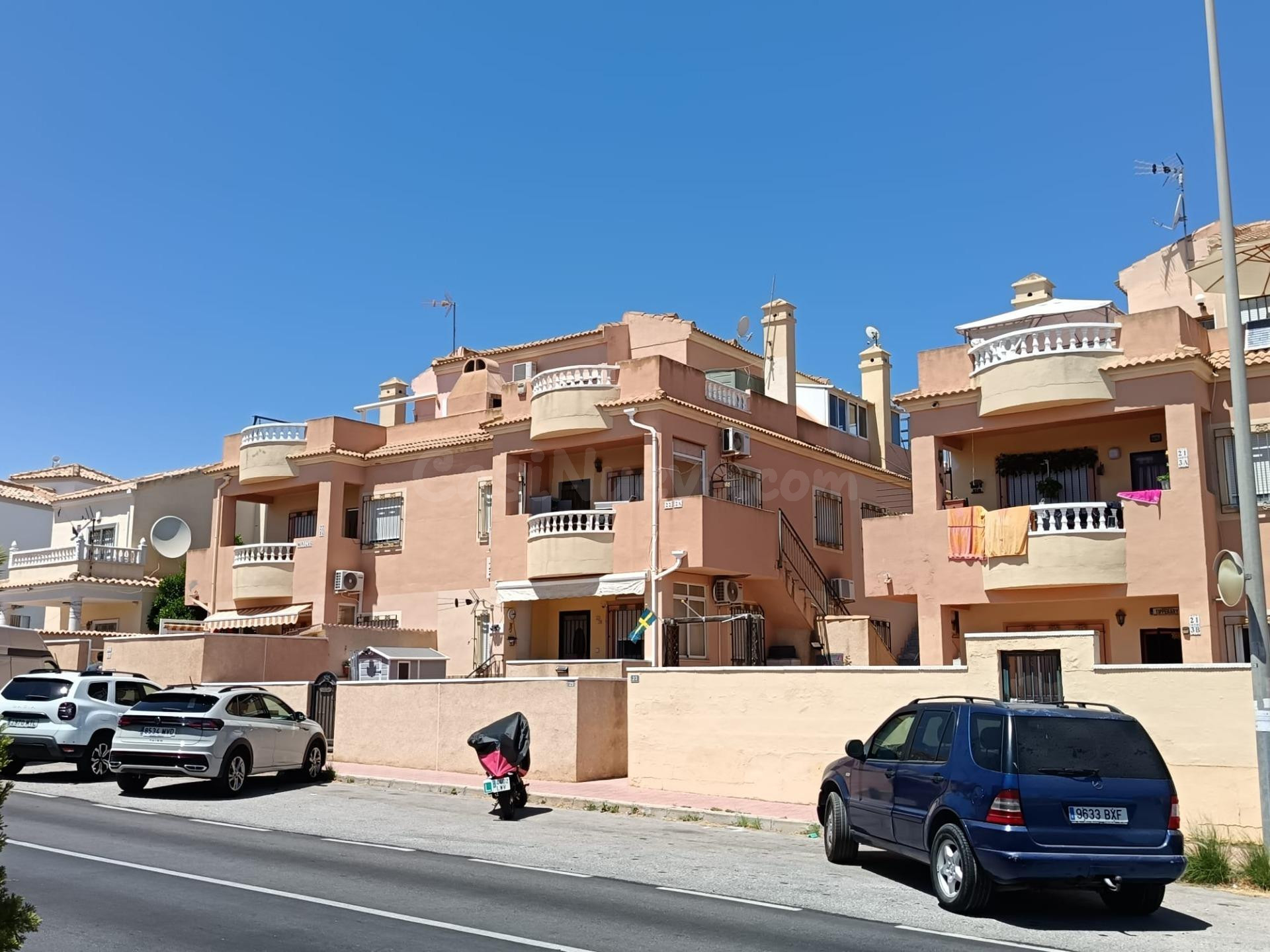 MAGNIFICO BUNGALOW EN PLANTA BAJA Y CON PISCINA COMUNITRIA, UN REMANSO DE PAZ