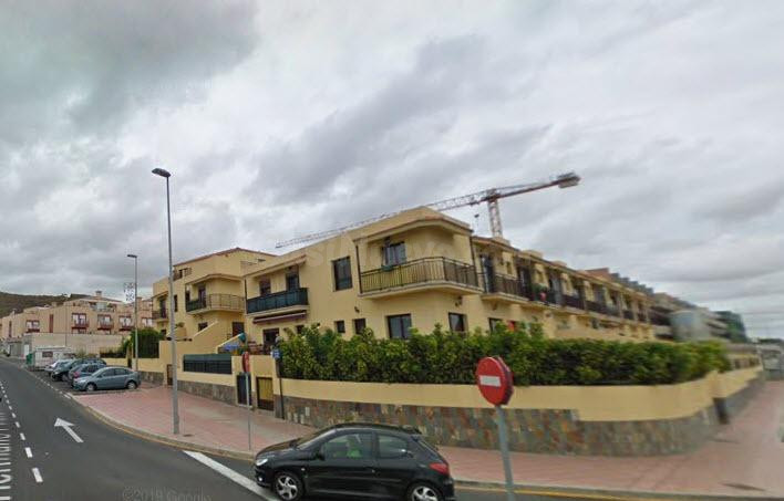 Llano Camello. Piso 2 habitaciones, balcon, reformado, 2 plazas de garaje.