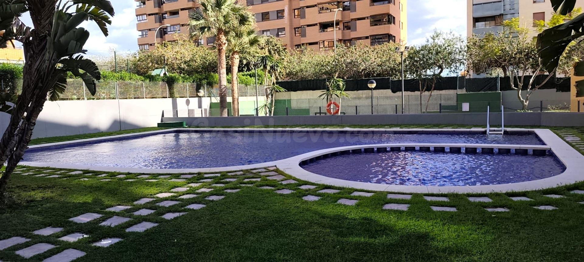 Vivienda con vistas al parque, piscina, garaje y trastero en PAU I – Alicante