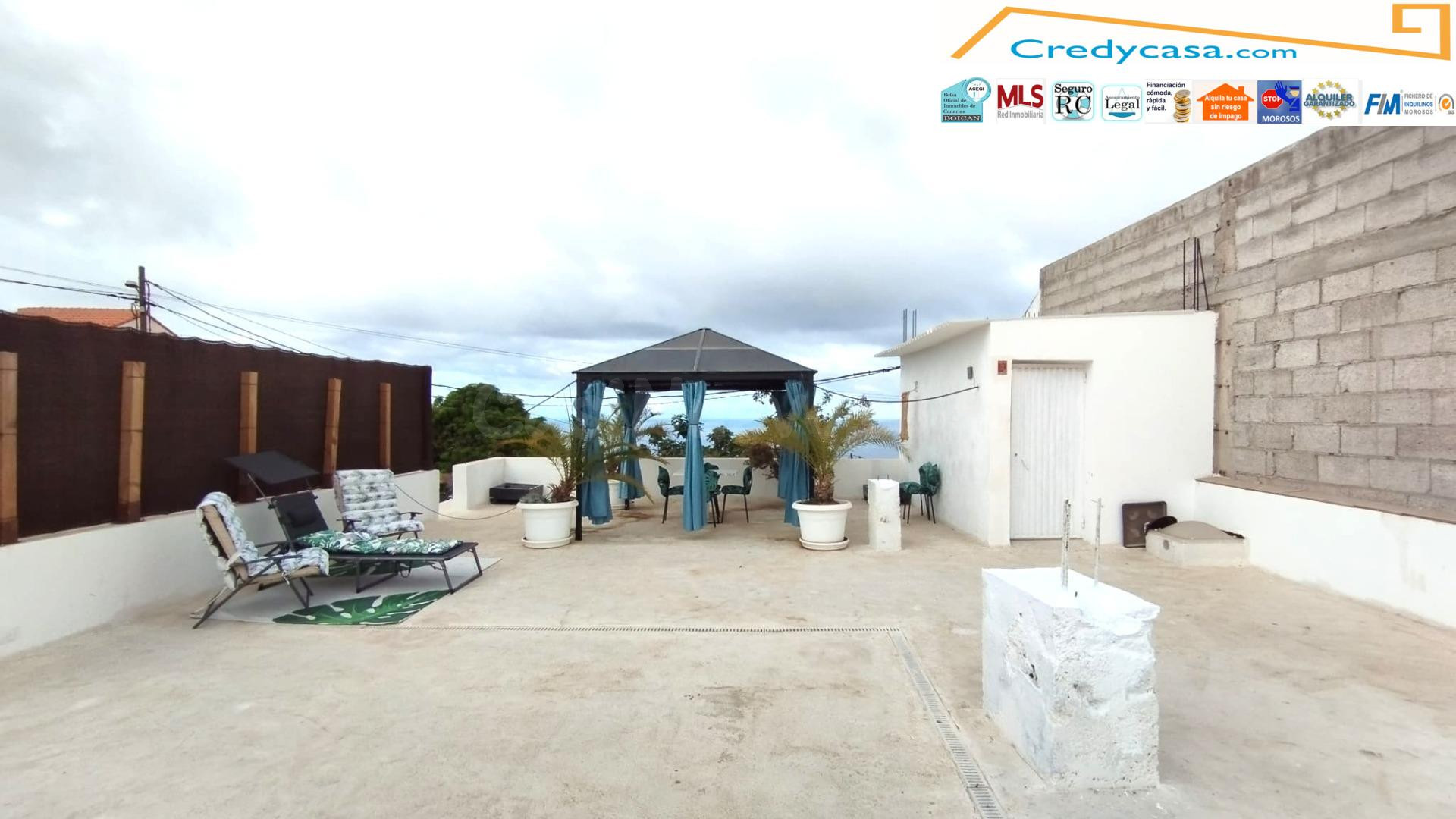 Adeje · Los Menores · Casa independiente de una planta con terraza, terreno y espectaculares vistas al mar y La Gomera.