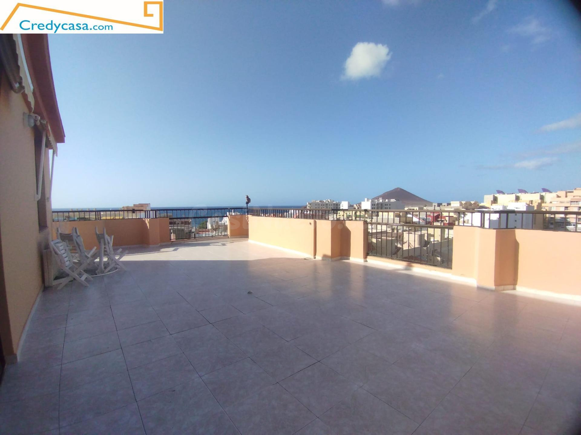 Tenerife Sur- ALQUILER 1200 -  EL MEDANO. ATICO 2  habitaciones, TERRAZA CON VISTAS,   ASCENSOR  12000€mes , vistas. no necesita mejoras
