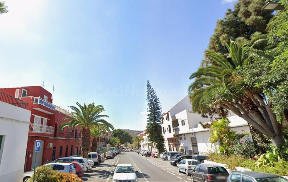 Venta:  18.000 € DE ENTRADA hipoteca 900 €/MES - 3 Dormitorios| GARAJE +trastero - VALLE SAN LORENZO – Tenerife Sur