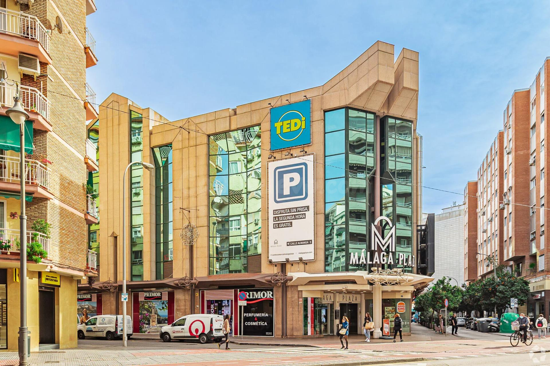 ¡Ubicación imbatible! Piso reformado junto a El Corte Inglés con azotea panorámica