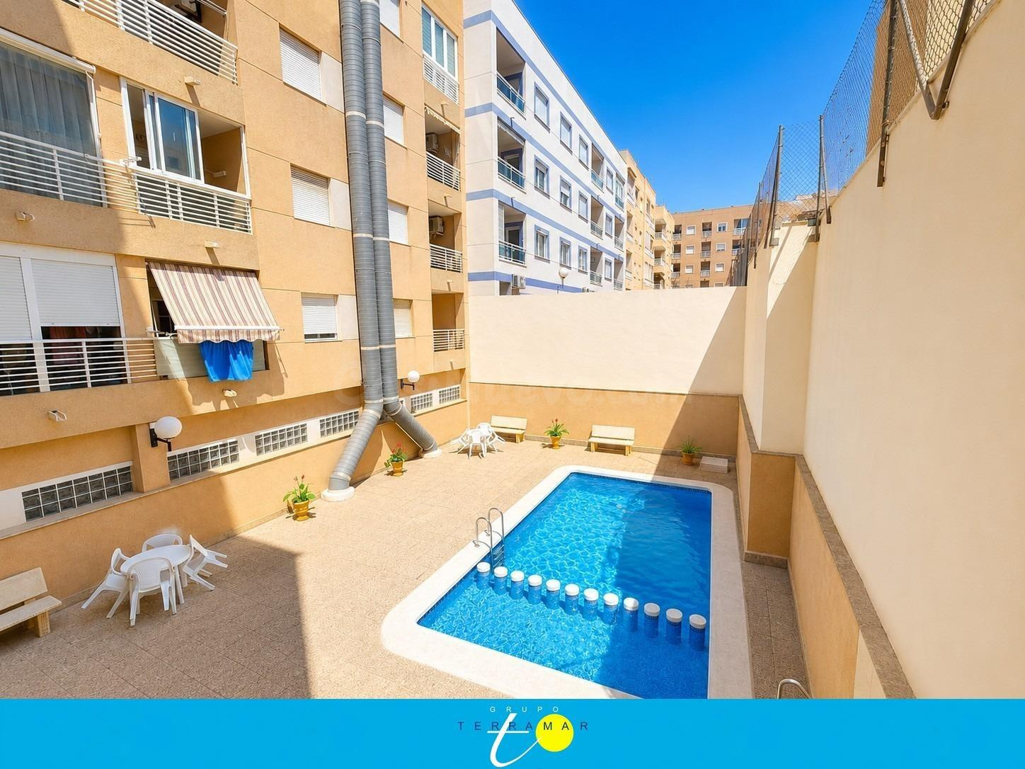 ESTUPENDO APARTAMENTO CON PISCINA COMUNITARIA, IDEAL PARA VIVIR TODO EL AÑO