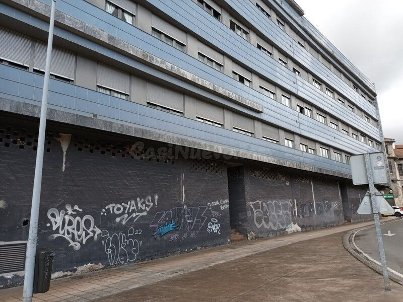 Local comercial 663m² en venta - La Felguera