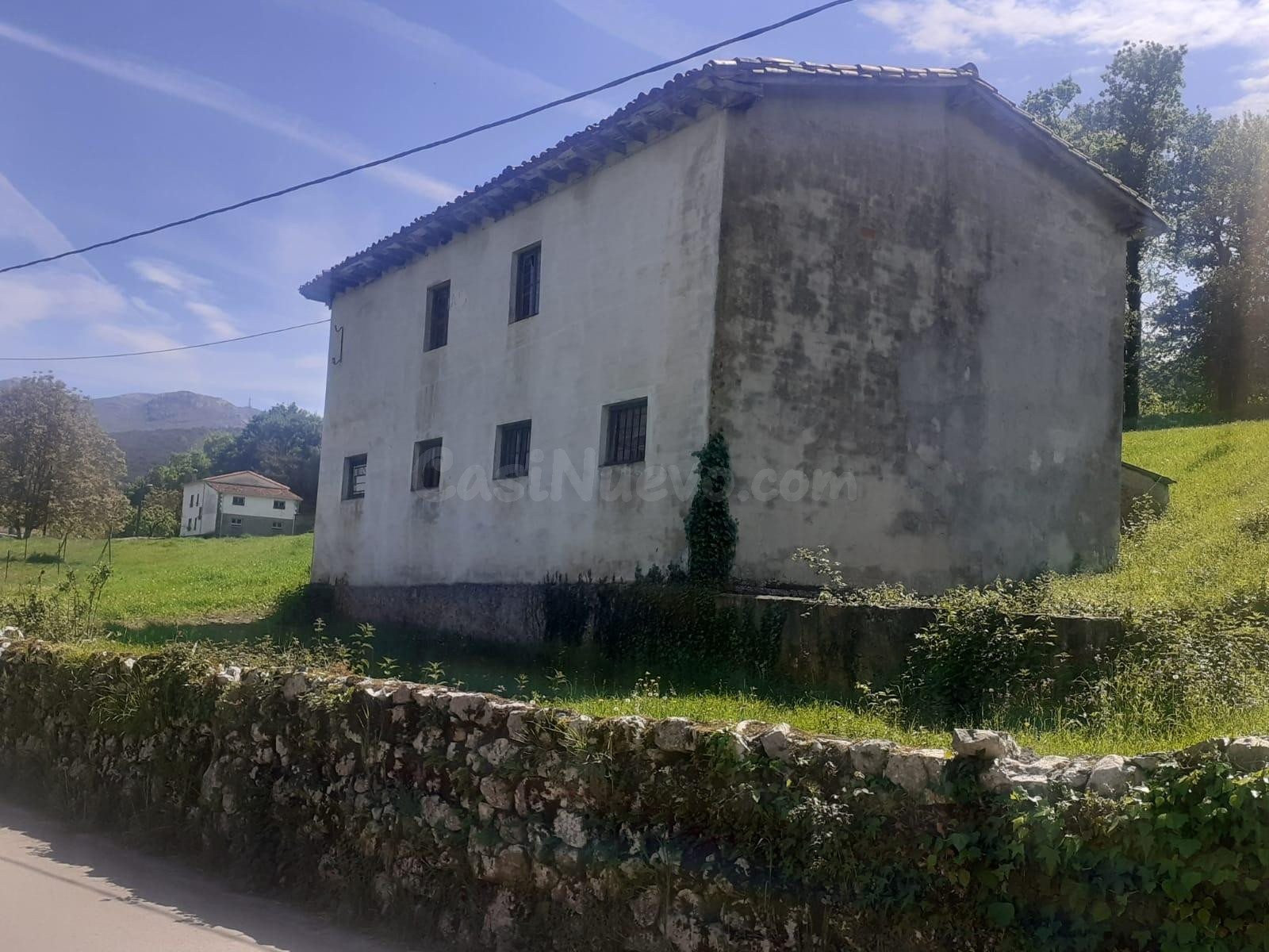 SE VENDE TERRENO CON EDIFICIO  EN RAMALES D ELA VICTORIA (CA - foto 2