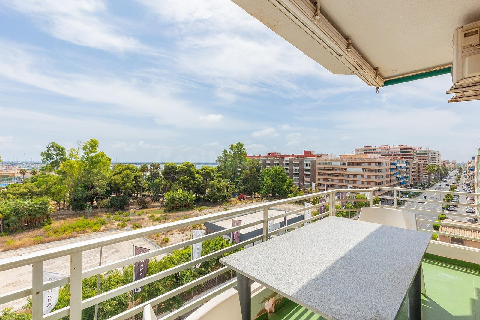 FANTASTICO APARTAMENTO CON VISTAS FRONTALES A LA BAHIA, IDEAL PARA VIVIR TODO EL AÑO
