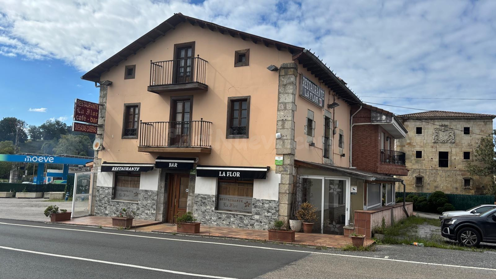 EDIFICIO CON DOS VIVIENDAS Y LOCAL COMERCIAL EN ANERO (CANTABRIA)
