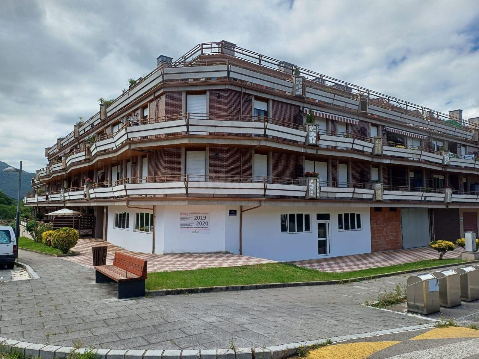 LOCAL PARA CONVERTIRLO EN VIVIENDAS EN RAMALES DE LA VICTORIA (CANTABRIA)