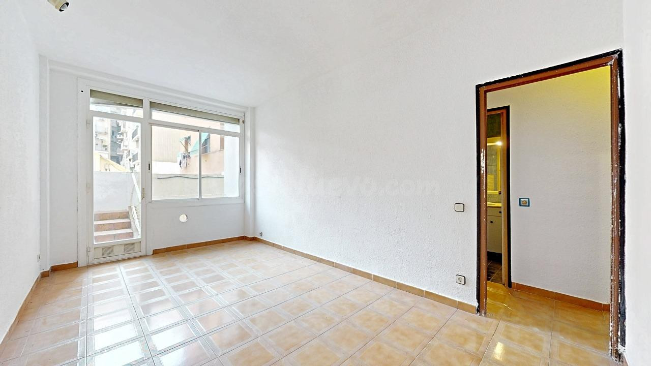 Piso a reformar al lado de Francesc Macià