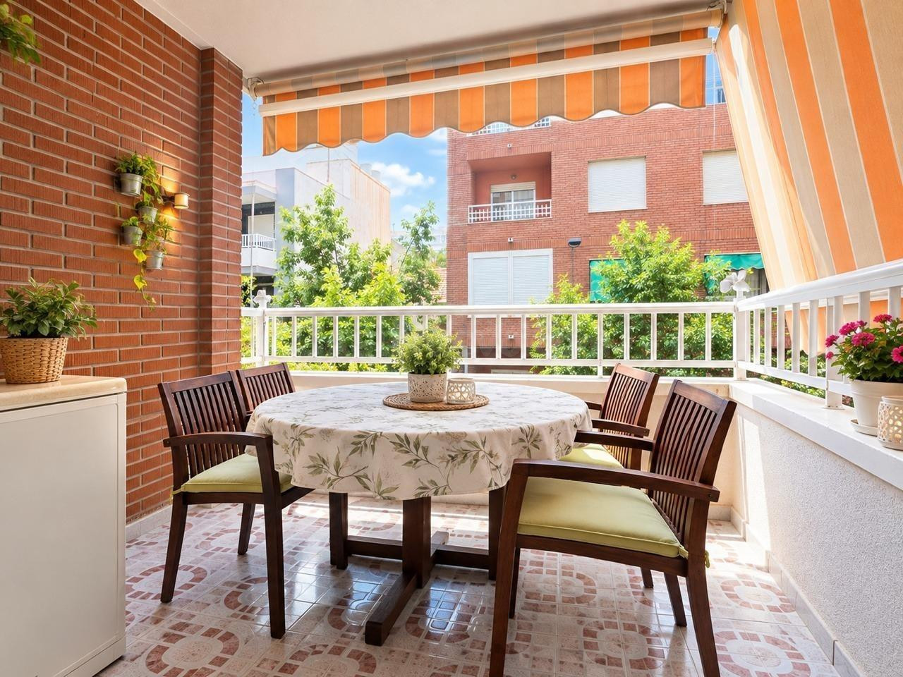 FANTASTICA VIVIENDA IDEAL PARA FAMILIAS Y VIVIR TODO EL AÑO Y A UNOS PASOS DE LA PLAYA