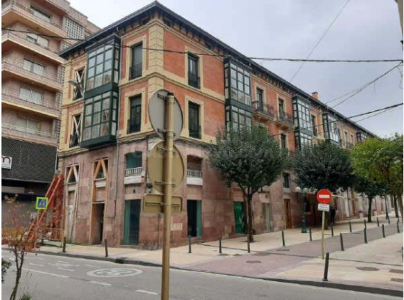 Almacén en venta - Torrelavega