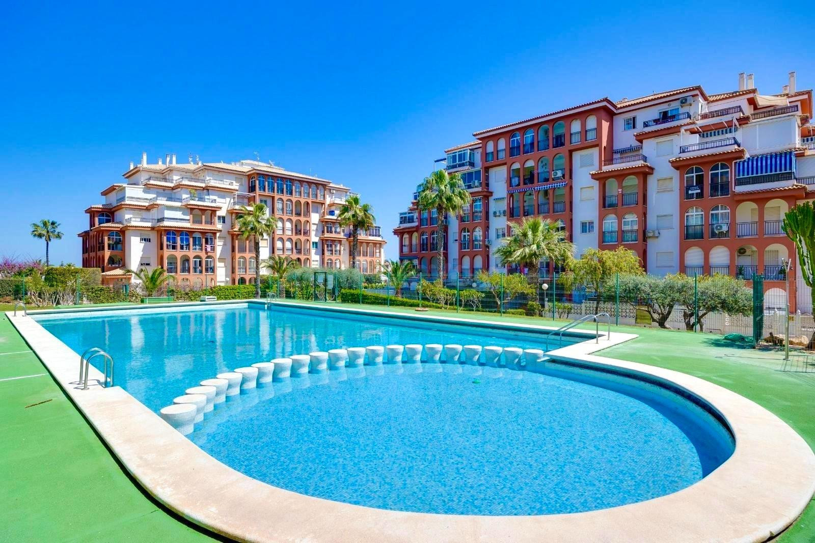 FANTASTICA VIVIENDA CON PISCINA COMUNITARIA, IDONEA COMO VACACIONAL