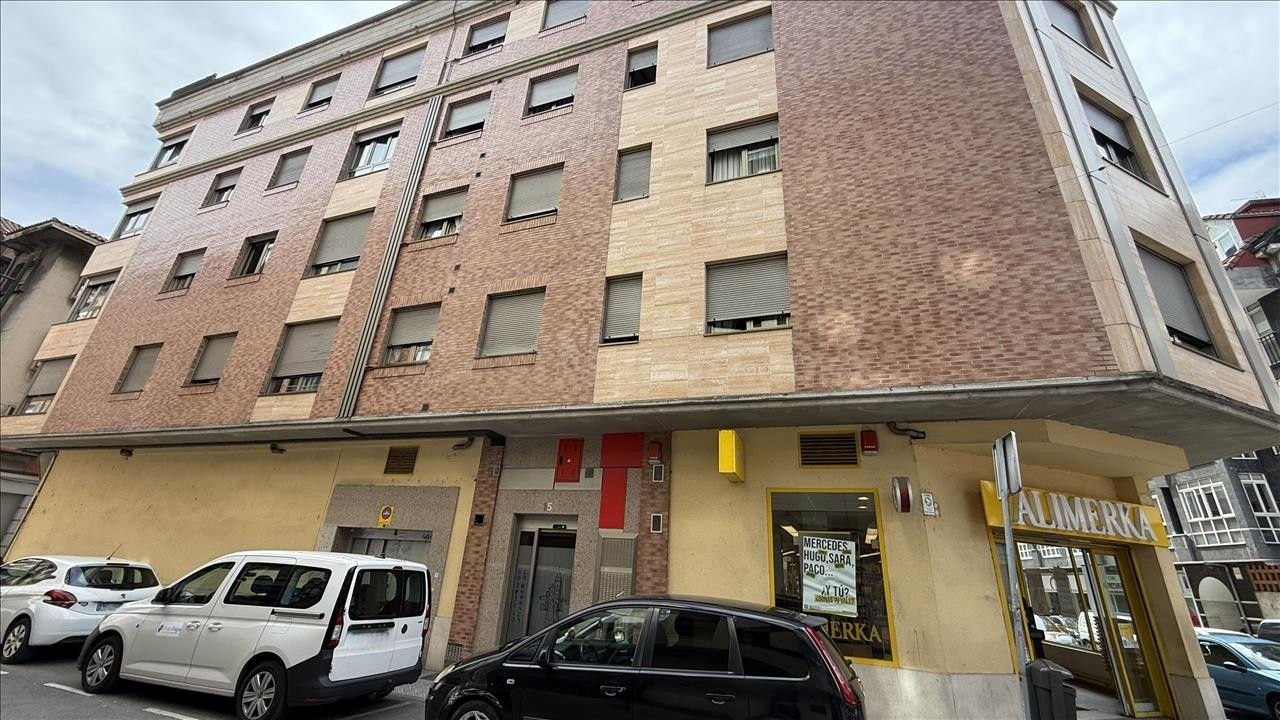 Garaje 24m² en venta - Sama